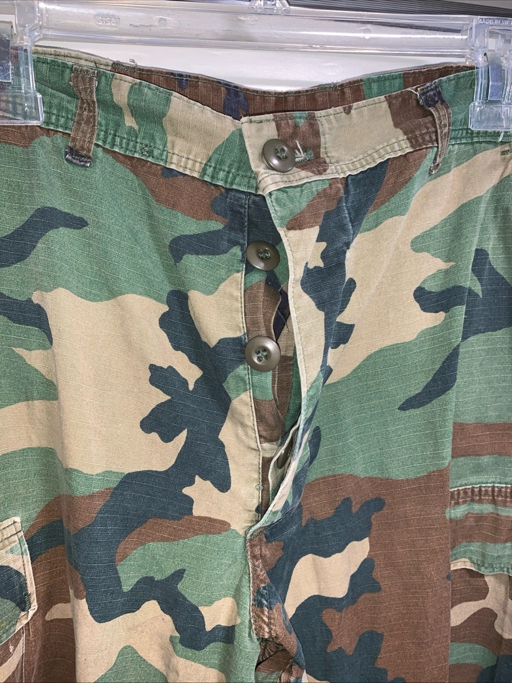 Women’s Straight Leg Cargo Pants size medium - Green Camo inseam 30 inches 232 - Picture 4 of 9